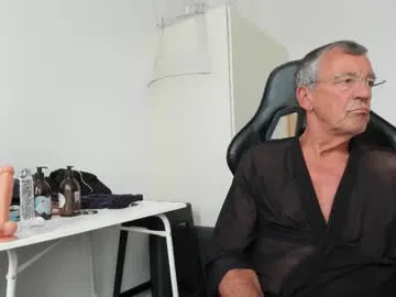 200gentleman Image 10