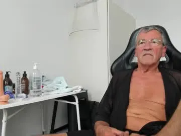 200gentleman Image 15