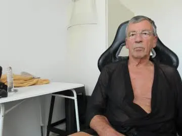 200gentleman Image 18