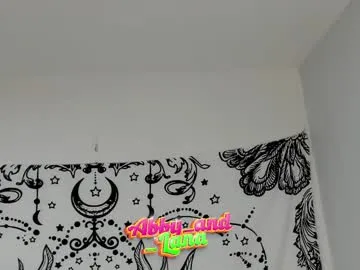 abby_and_lana Image 16