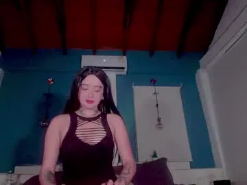 ariana_whitee Image 18