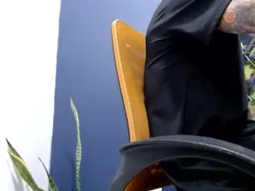 ed_big_cock Image 18