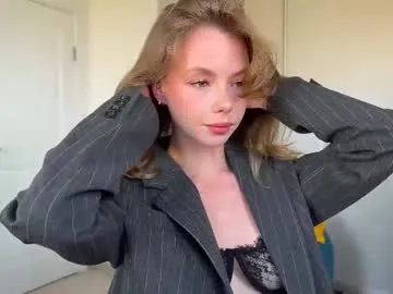 elli_harmon Image 19