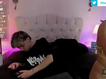 ethan_and_ava Image 12