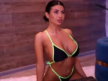 latinaloco Image 11