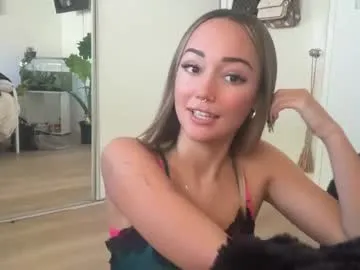 luvlivvyy Image 6
