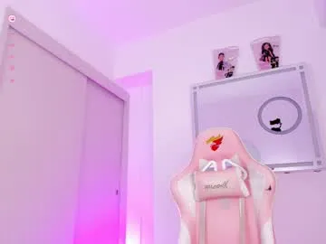 mia_yourmommy Image 7