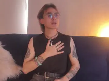 moonn_fox's Thumb Image