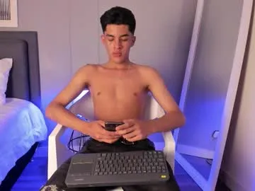 tyler_fox_ Image 6