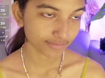 yuliethpetite Image 5